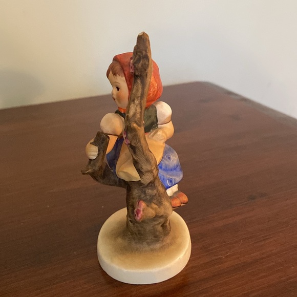 Vintage Hummel Apple Tree Girl - Picture 2 of 8